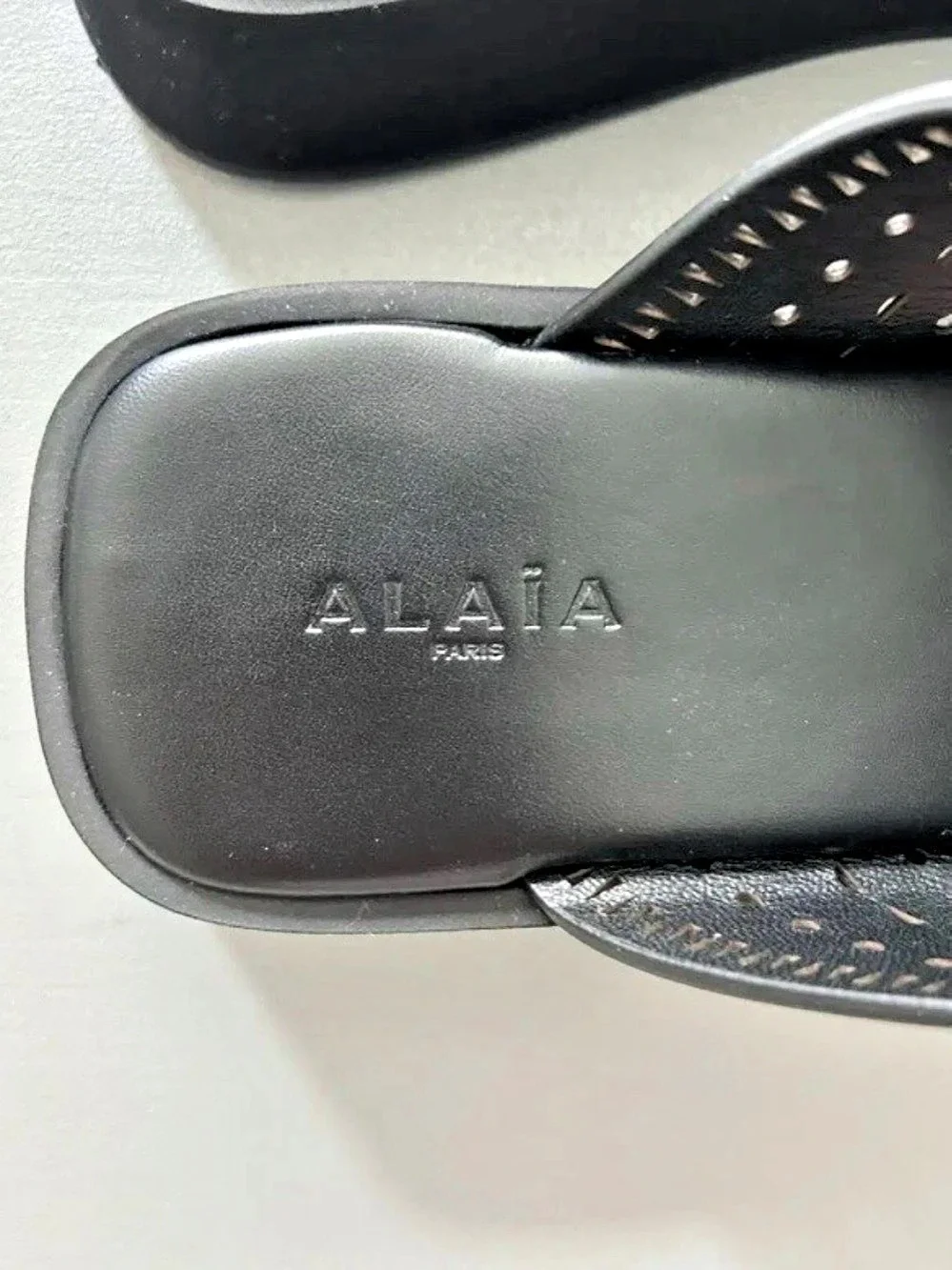 Alaïa Vienne Thong Platform Sandals Black Sz 41